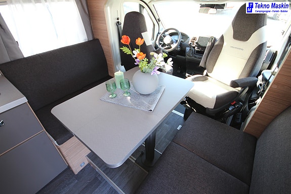Weinsberg CARASUITE 700 DX 17 of 24