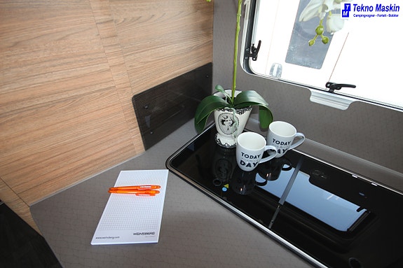 Weinsberg CARASUITE 700 DX 18 of 24