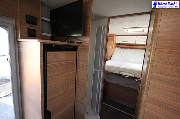 Weinsberg CARASUITE 700 DX 8 of 24