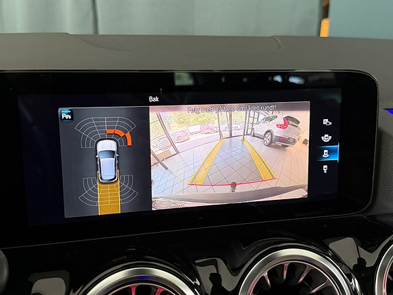 Mercedes-Benz EQA300 27 of 30