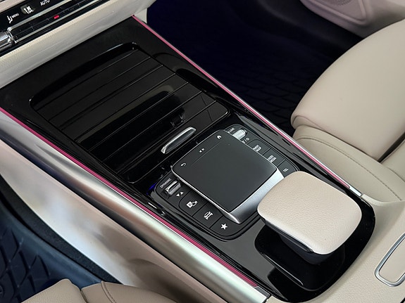 Mercedes-Benz EQA300 22 of 30