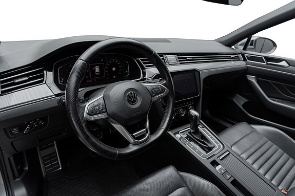 Volkswagen Passat Alltrack 10 of 26