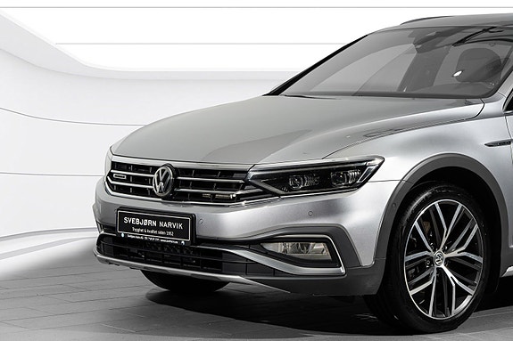 Volkswagen Passat Alltrack 2 of 26