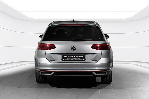 Volkswagen Passat Alltrack 4 of 26