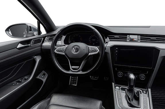 Volkswagen Passat Alltrack 23 of 26