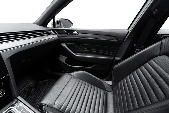 Volkswagen Passat Alltrack 11 of 26