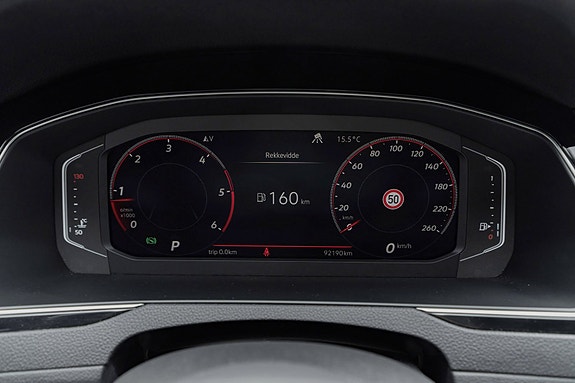 Volkswagen Passat Alltrack 14 of 26
