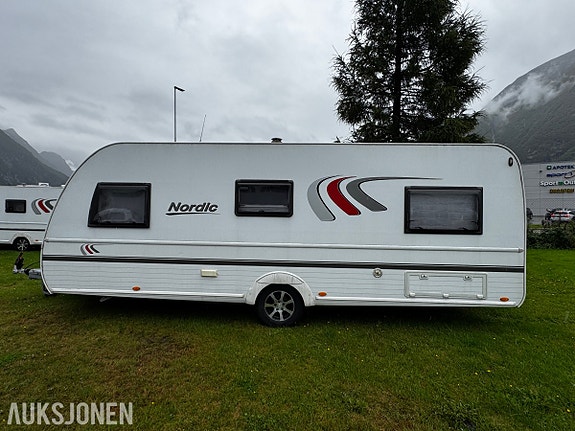 Bürstner AVERSO NORDIC 580 TS - 4 sengeplasser - WC/dusj - 8 of 30