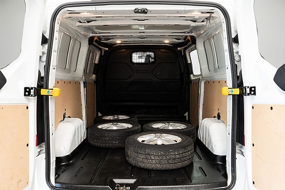 Ford Transit Custom 25 of 25