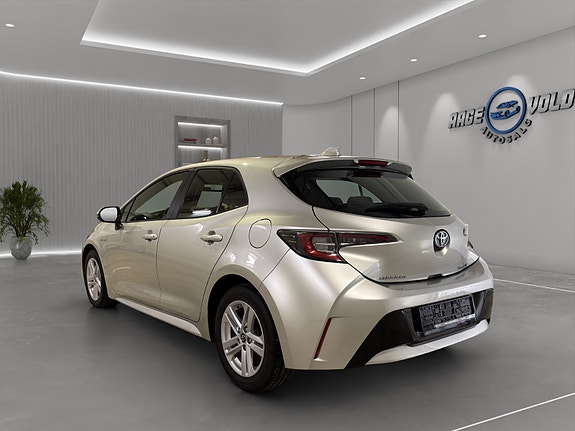 Toyota Corolla 9 of 18