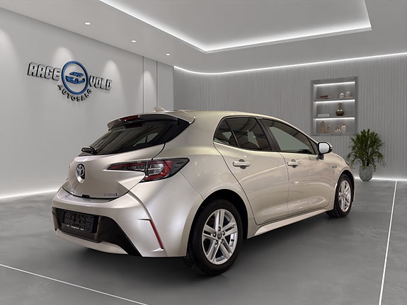 Toyota Corolla 10 of 18