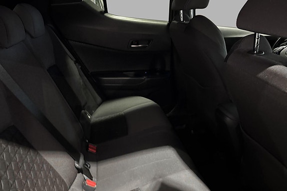Toyota C-HR 17 of 19