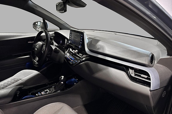 Toyota C-HR 15 of 19