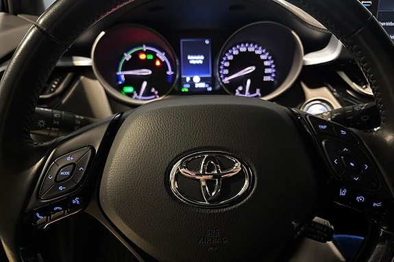 Toyota C-HR 11 of 19