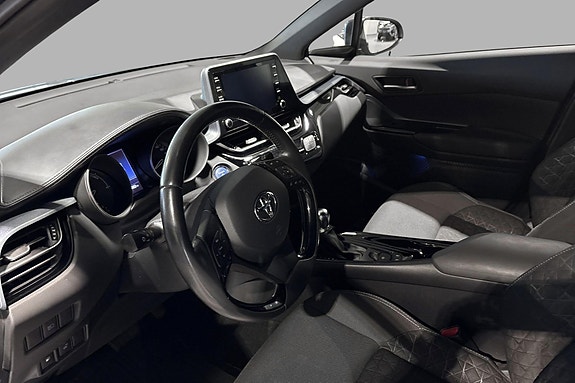 Toyota C-HR 10 of 19