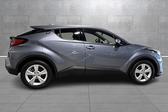 Toyota C-HR 6 of 19