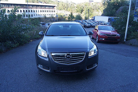 Opel Insignia 2 of 15