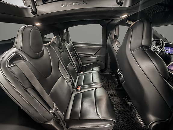 Tesla Model X 21 of 27
