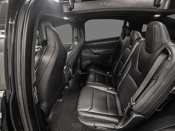 Tesla Model X 19 of 27
