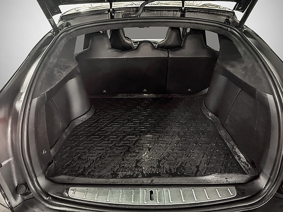 Tesla Model X 23 of 27