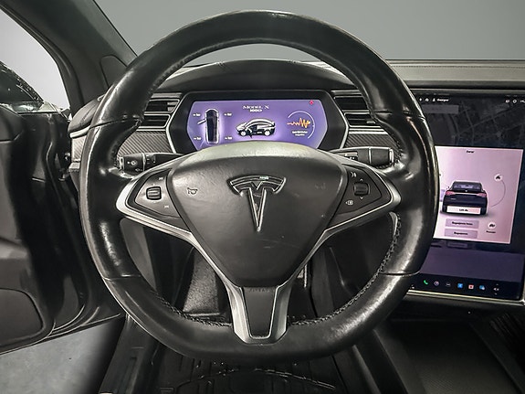 Tesla Model X 12 of 27