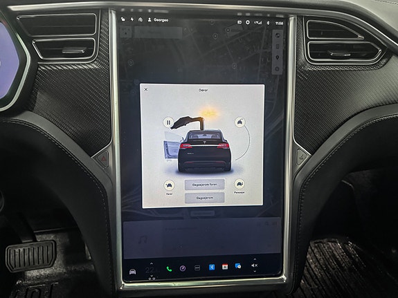 Tesla Model X 16 of 27
