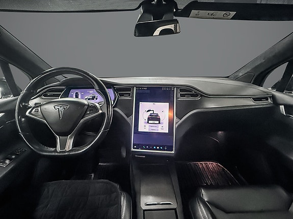 Tesla Model X 11 of 27