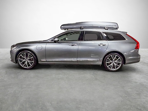 Volvo V90 2 of 28