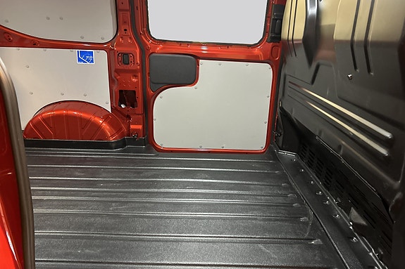 Ford Transit Custom 15 of 18