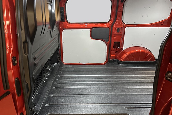 Ford Transit Custom 13 of 18