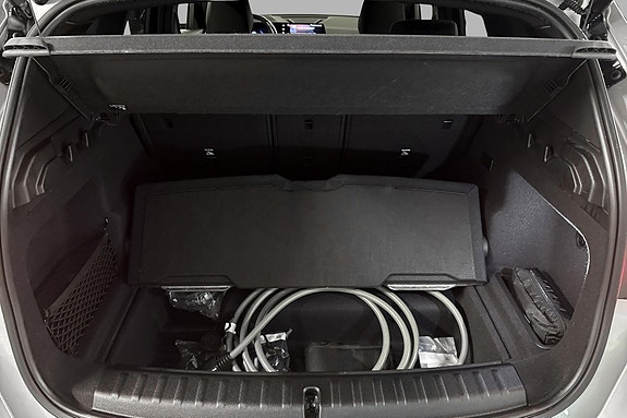 BMW iX1 20 of 25
