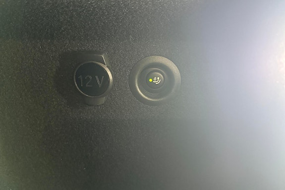 BMW iX1 25 of 25