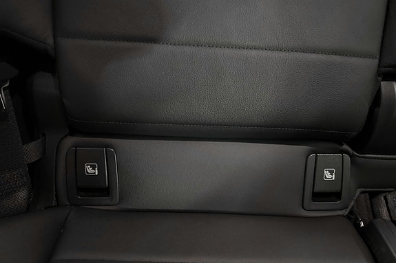 BMW iX1 24 of 25