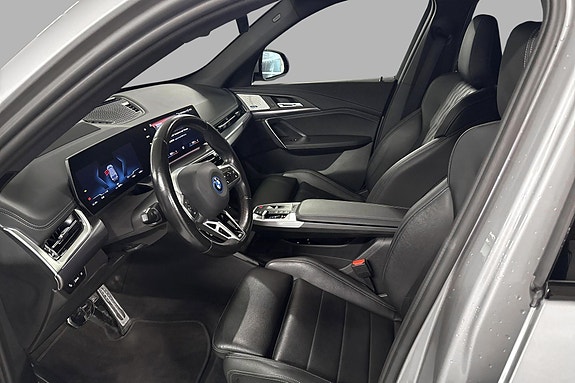 BMW iX1 11 of 25