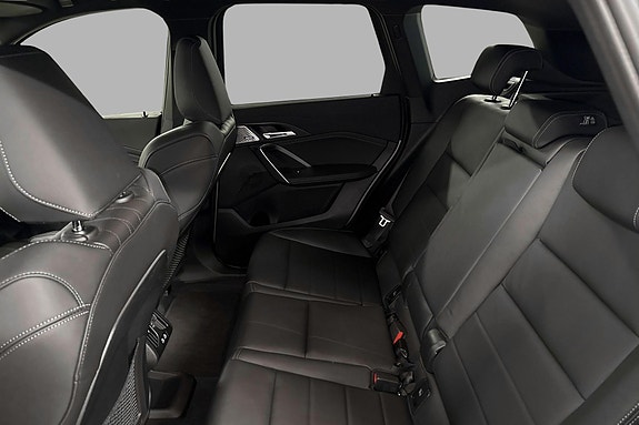 BMW iX1 17 of 25