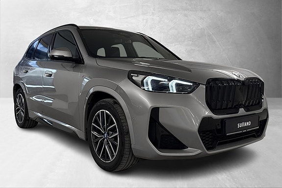 BMW iX1 22 of 25