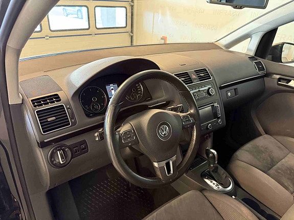 Volkswagen Touran 14 of 30