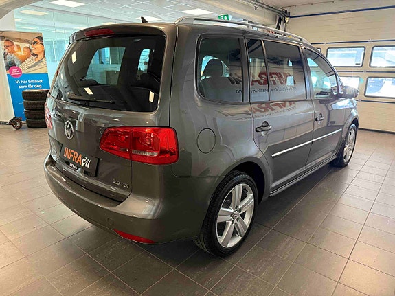 Volkswagen Touran 7 of 30