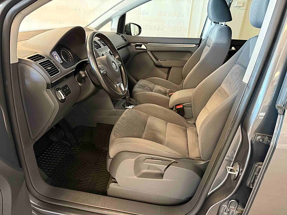 Volkswagen Touran 13 of 30