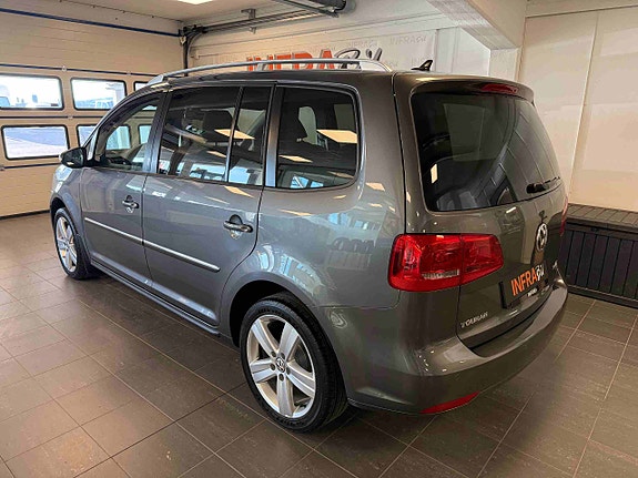 Volkswagen Touran 4 of 30