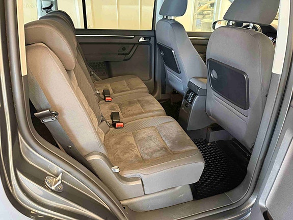 Volkswagen Touran 21 of 30