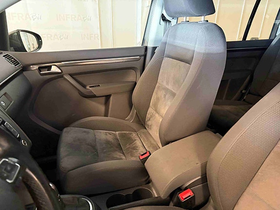 Volkswagen Touran 16 of 30