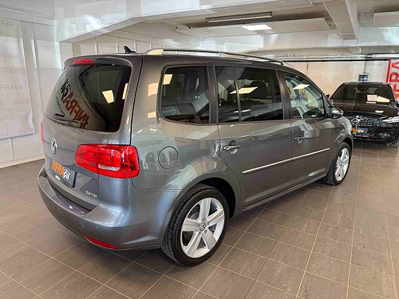 Volkswagen Touran 12 of 30