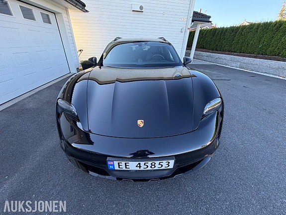 Porsche Taycan 2 of 17