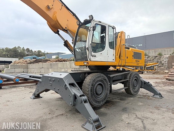 Liebherr A 934 C HD LITRONIC HJULGÅENDE MATERIALHÅNDTERINGSMASKIN - TØMMERKLO - GRABB 2 of 30