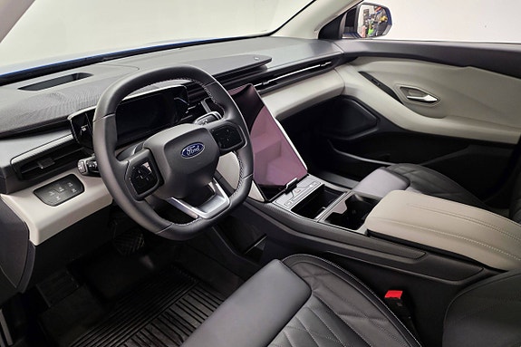 Ford Explorer 15 of 30