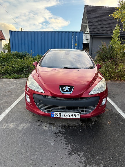 Peugeot 308 2 of 17
