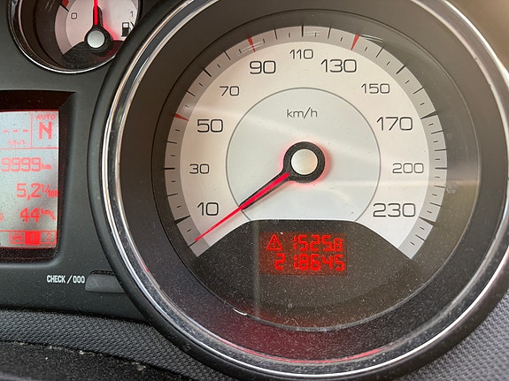 Peugeot 308 8 of 17
