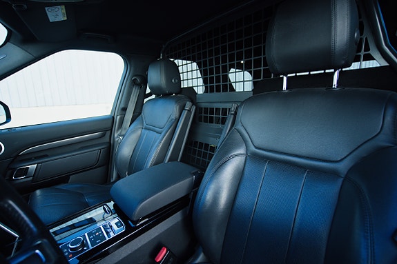 Land Rover Discovery 5 19 of 30