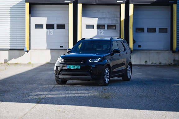 Land Rover Discovery 5 2 of 30